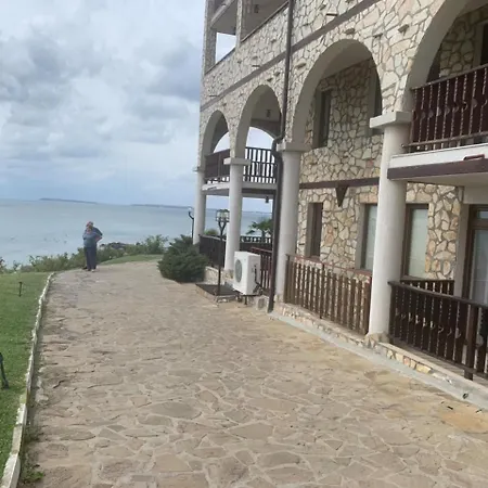 Jacky's - в влас Daire